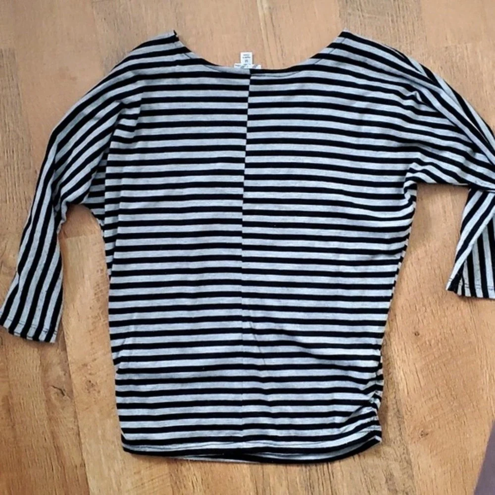 3 Pack Girls‎ Shirts- DSigned, Moa Moa, Circo Medium Size 7-8